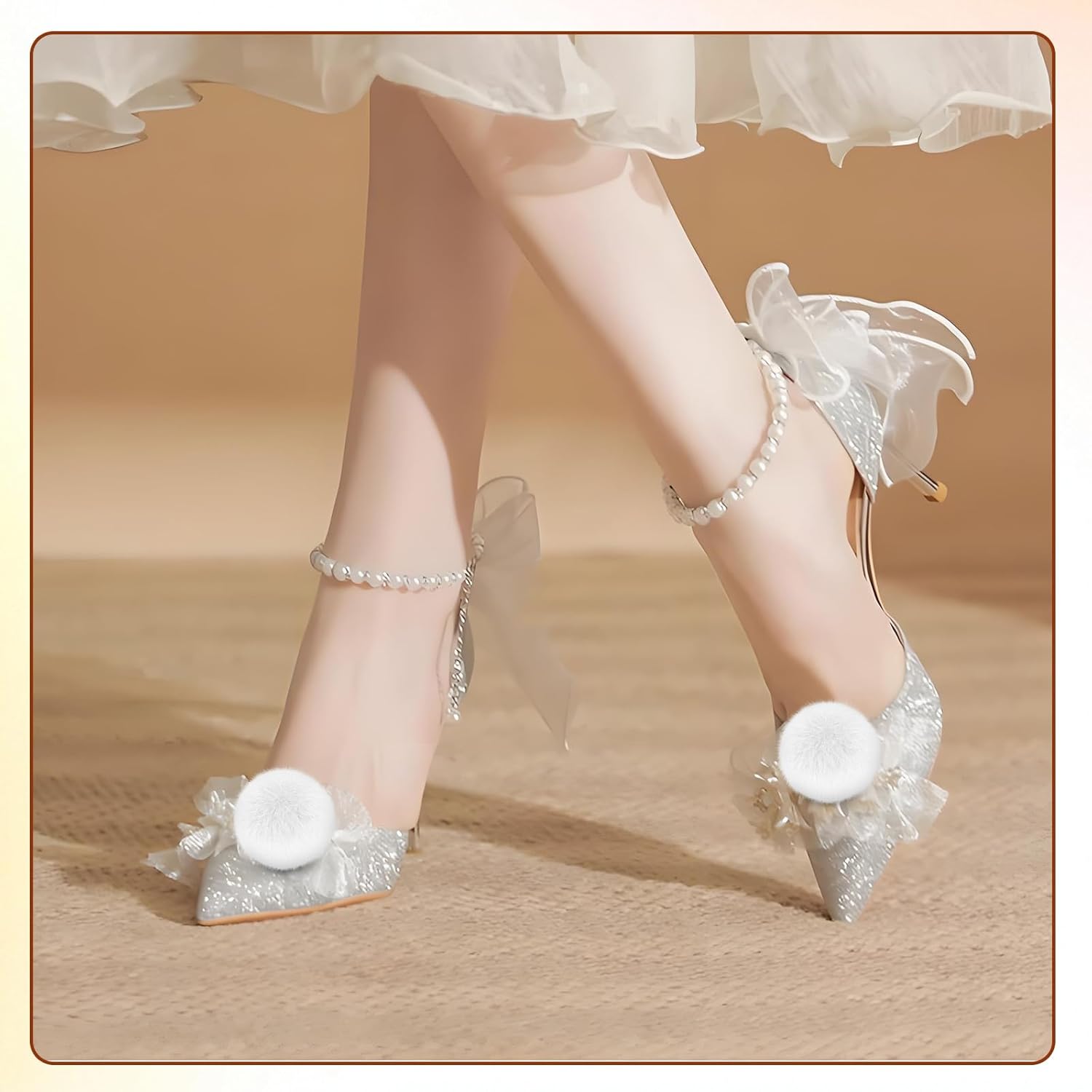 4 pinces à chaussures Fée Clochette à pompons blancs amovibles – Image 5