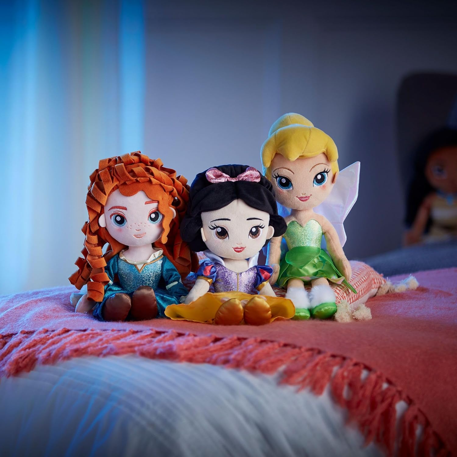 Poupée peluche Clochette Disney en robe satin, 35 cm – Image 6